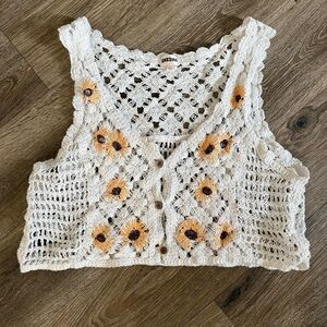Dizzy Women's Cream and White Crop-top